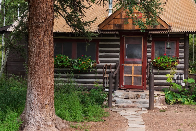 Pioneer Guest Cabins